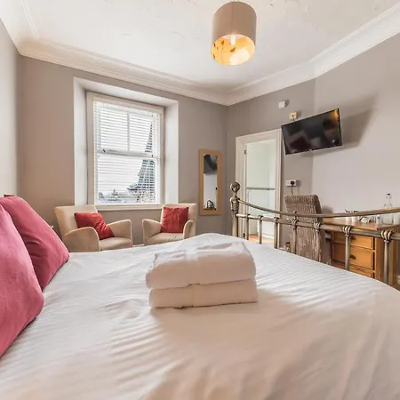 Holly-wood بيت ضيافة