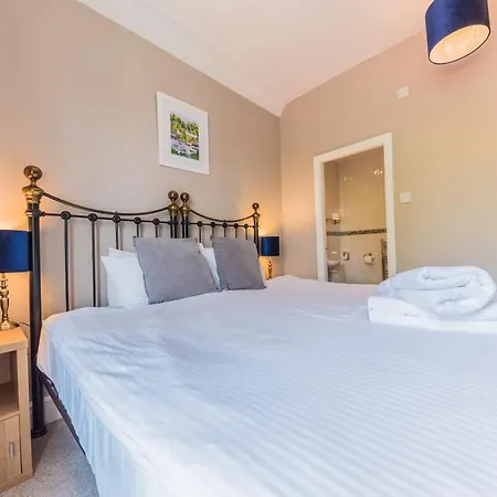 Holly-wood بيت ضيافة