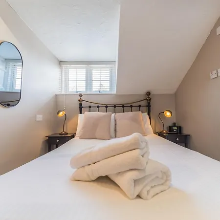 Holly-wood بيت ضيافة 4*